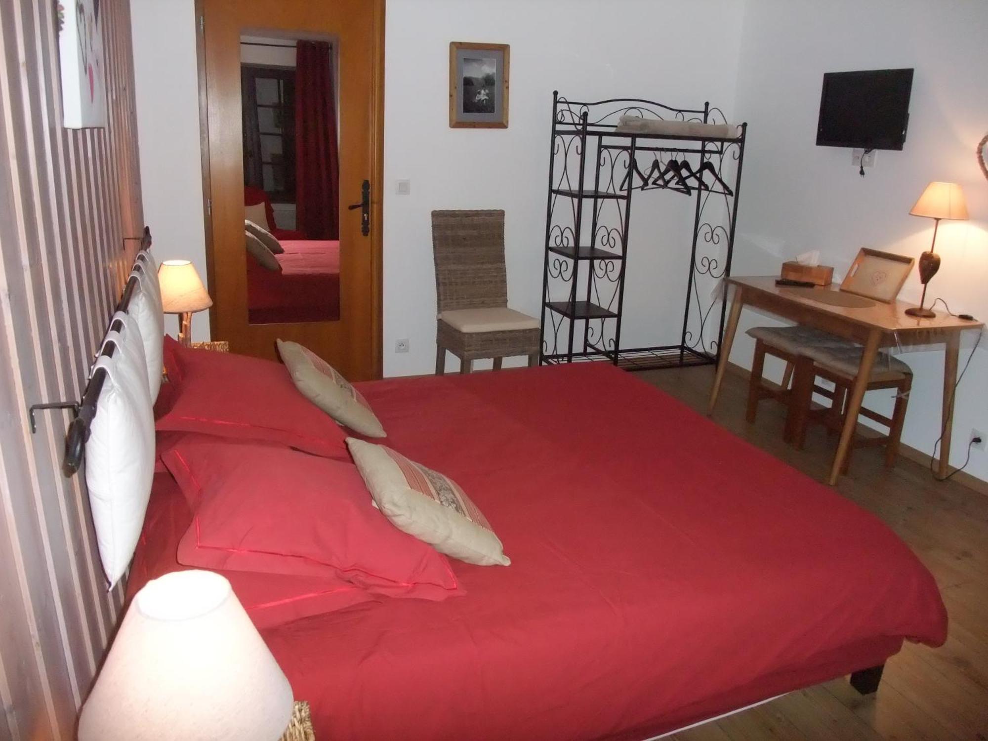 Le Domaine Du Grand Cellier Chambres D'Hotes En Savoie Tournon-sur-Rhône 객실 사진