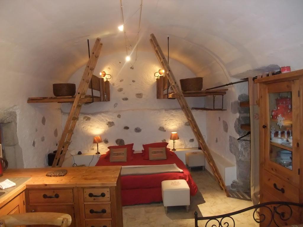 Le Domaine Du Grand Cellier Chambres D'Hotes En Savoie Tournon-sur-Rhône 객실 사진